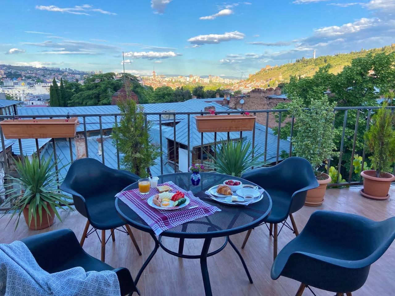 Hotel "Tbilisi Tales" In The Heart Of The Old City Dış mekan fotoğraf